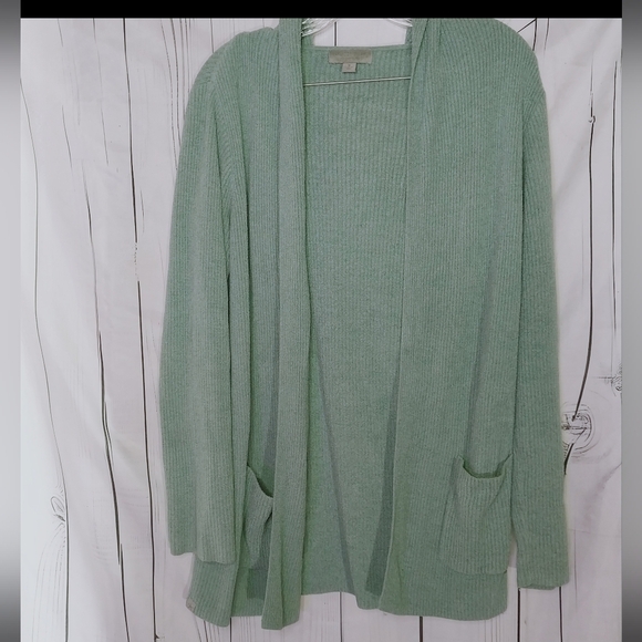 Barefoot Dreams Sweaters - Barefoot Dreams Cozy Ultra Lite Hooded Cardigan